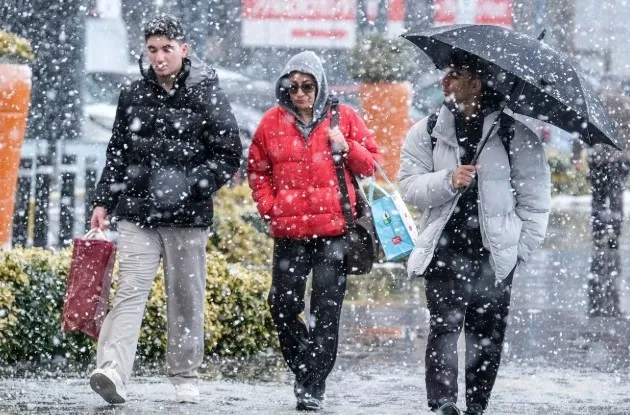 son-dakika-hava-durumu-alarmi-meteoroloji-uyardi-kar-ve-saganak-geliyor-o-illerde-hayat-duracak-1764569524343.jpg
