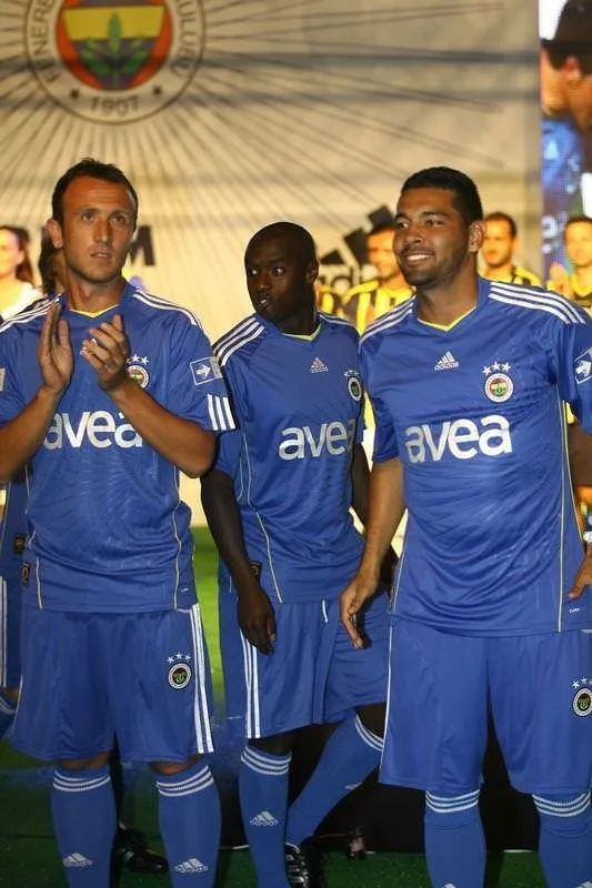 İşte Fenerbahçe'nin yeni formaları