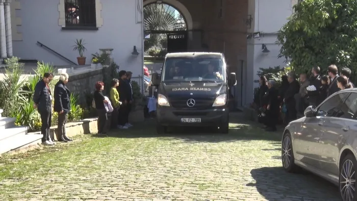 prof-dr-ioanna-kucuradinin-cenazesi-sisli-rum-ortodoks-mezarliginda-defnedildi-1791120131766.jpg