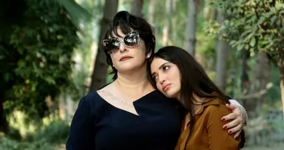 Çukurova’nın Behice’si Esra Dermancıoğlu’nun kızı güzelliğiyle büyüledi! Bir Zamanlar Çukurova oyuncusu Esra Dermancıoğlu’nun kızı Refia ilgi odağı oldu!