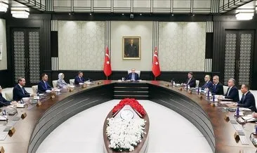 Kabine toplanıyor