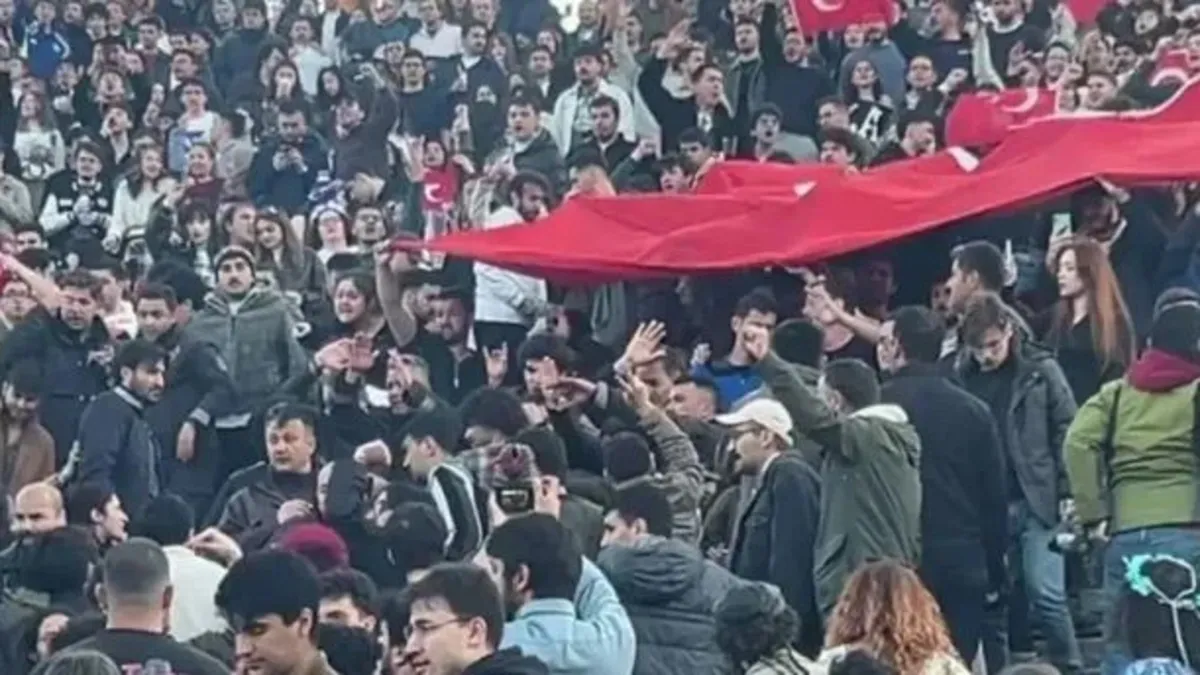 ODTÜ’deki bayrak provokasyonuna ilişkin 2 kişi tutuklandı ODTÜ’deki bayrak provokasyonuna ilişkin 2 kişi tutuklandı
