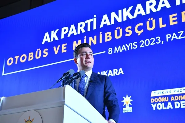 ak-parti-il-baskani-ozcan-ve-ankara-milletvekili-adaylari-otobus-ve-dolmuscu-esnafi-ile-bulustu-1683559858482.jpeg