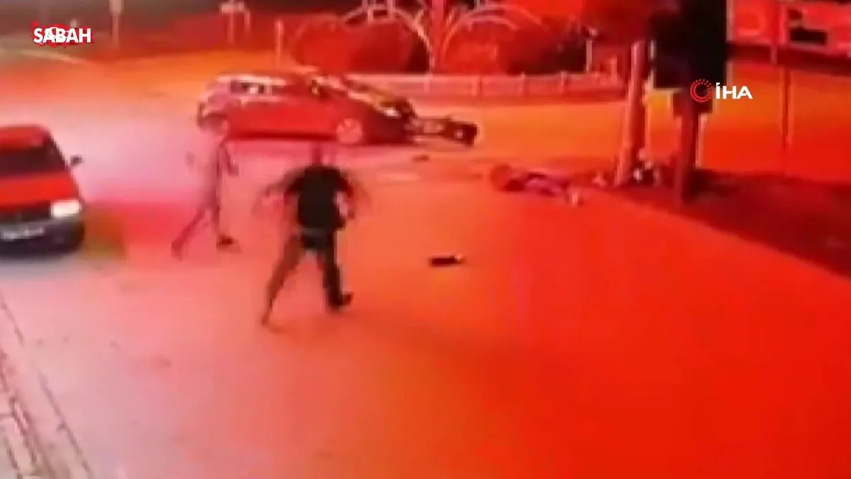 Kocaeli’de feci kaza kamerada: Motosiklet sürücüsü ağır yaralandı | Video videosunu izle Kocaeli’de feci kaza kamerada: Motosiklet sürücüsü ağır yaralandı | Video videosunu izle