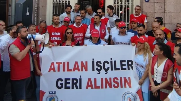 isciler-egemenlik-binasina-dayandi-isci-kiyimini-durdurun-1717500804904.jpg