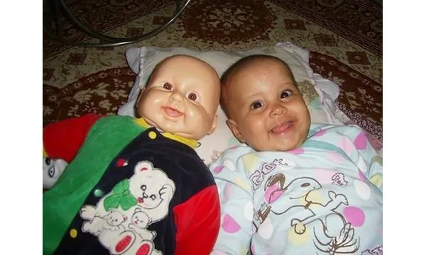 Oyuncağı mı yoksa ikizi mi?