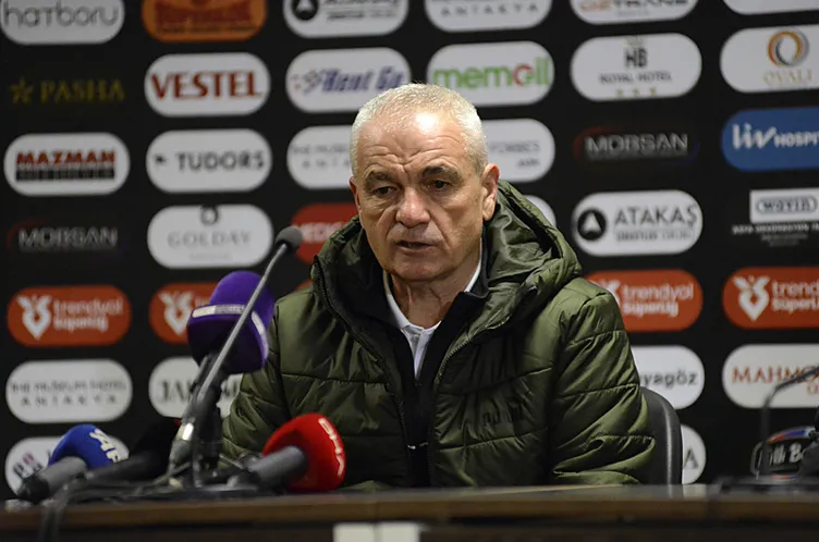 Süper Lig’de ayrılık zinciri! İşte 17 hafta sonunda takımlarından ayrılan teknik direktörler...