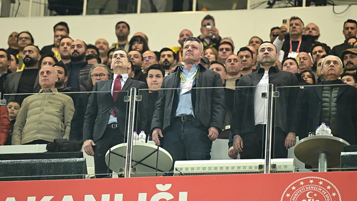 Fenerbahçe’de Sadettin Saran’dan tek cümlelik açıklama! Fenerbahçe’de Sadettin Saran’dan tek cümlelik açıklama!