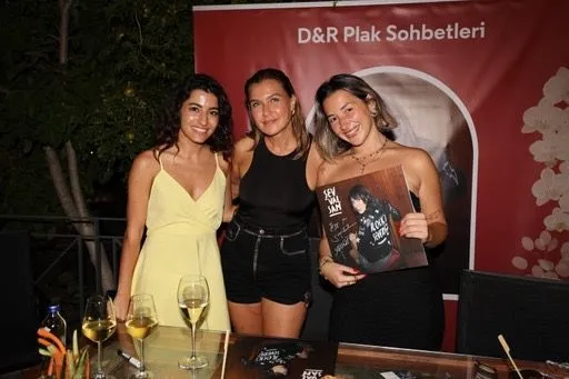 sevval-sam-dr-turnesinde-urlalilara-da-rocki-sevdirdi-1720972742834.jpeg