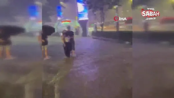 Güney Kore şiddetli yağışlara teslim | Video