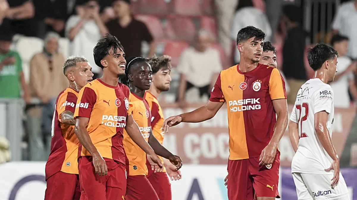 Galatasaray’ın genç yıldızına sürpriz talip! Süper Lig’de kalıyor… Galatasaray’ın genç yıldızına sürpriz talip! Süper Lig’de kalıyor…