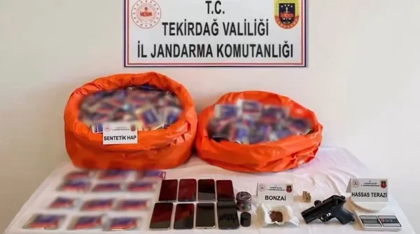 30-ilde-uyusturucu-madde-saticilarina-yonelik-operasyon-518-kilo-uyusturucu-madde-ele-gecirildi-1778055346693.jpg