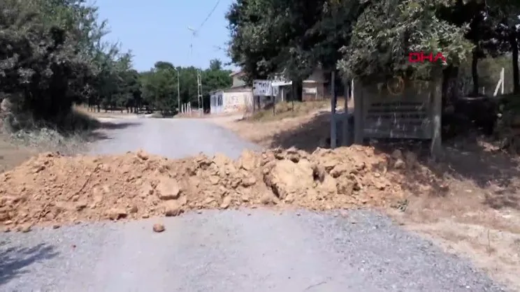 İstanbul Çatalca'da orman yoluna toprak bariyer