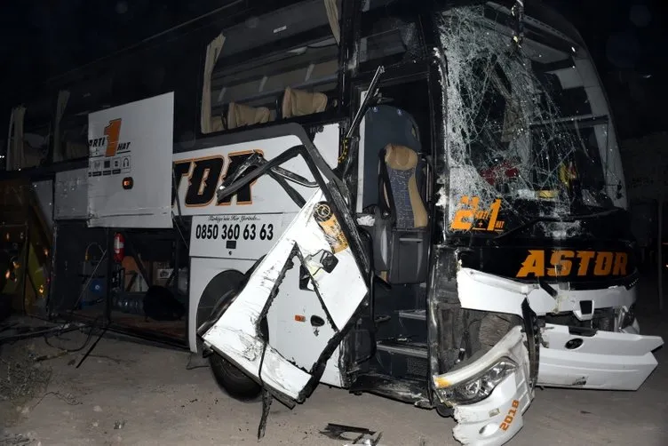 Aksaray’da yolcu otobüsü ile kamyon çarpıştı: Yaralılar var