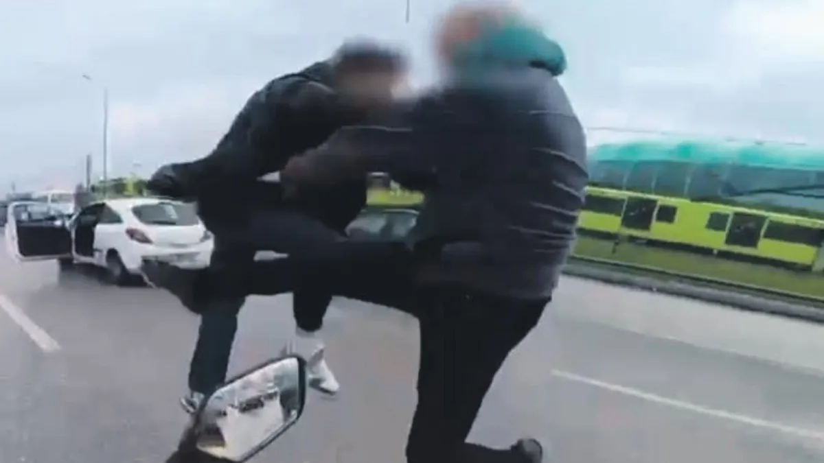 Trafikte kavgaya jet gözaltı