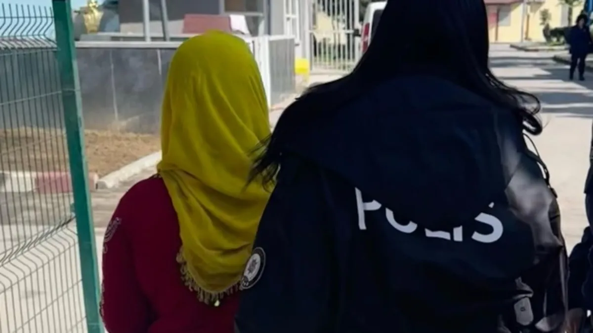 Kandıra’da 25 Yıl Hapis Cezası Bulunan Firari Yakalandı! Kandıra’da 25 Yıl Hapis Cezası Bulunan Firari Yakalandı!