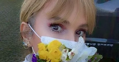 Yazar Yelda Kırçuval’ın çiçekli maskesi dikkat çekti! Bakan dönüp bir daha baktı