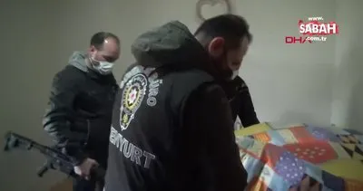 İstanbul’da polis baskını! Yatağın altından 2 uzun namlulu silah çıktı | Video