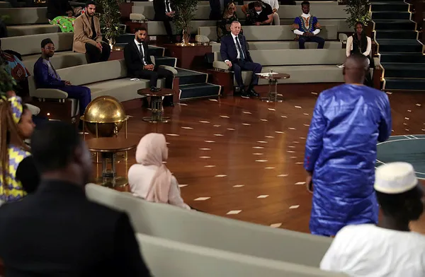 baskan-erdogan-afrikali-genclerle-bulustu-enflasyon-yine-inecek-1639924279274.jpg