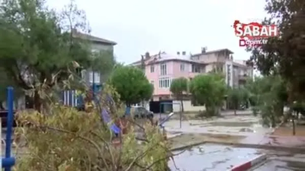 Son dakika haberi... Tekirdağ'da ağaçları deviren çatıları uçuran hortum dehşeti | Video