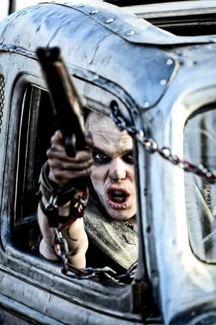Mad Max: Fury Road filminden kareler