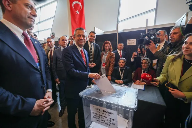 SON DAKİKA | CHP'de Özgür Özel tek adamlık yolunda! PM’de güç dengeleri değişti: İmamoğlu ile Kılıçdaroğlu’na kesik