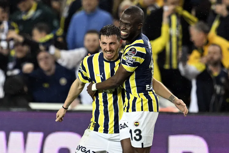 enner-valencia-fenerbahceden-rekor-kirarak-ayrildi-1686644252209.jpg