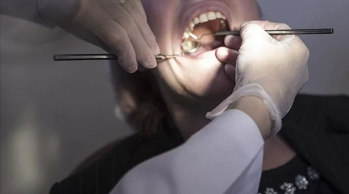 Eve servis diş hekimi! Sahte diş doktoru inşaat işçisi çıktı