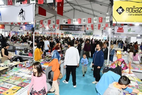 7nci-kitap-fuarini-40-bin-kisi-ziyaret-etti-1701241054106.jpg