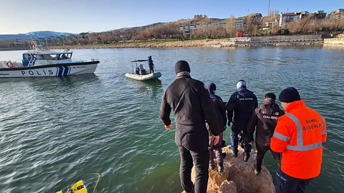 SON DAKİKA! Van Gölü’nde kaybolmuştu: 17 yaşındaki…