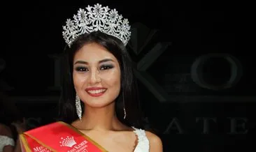 Kazak güzel Kemer’de kraliçe seçildi