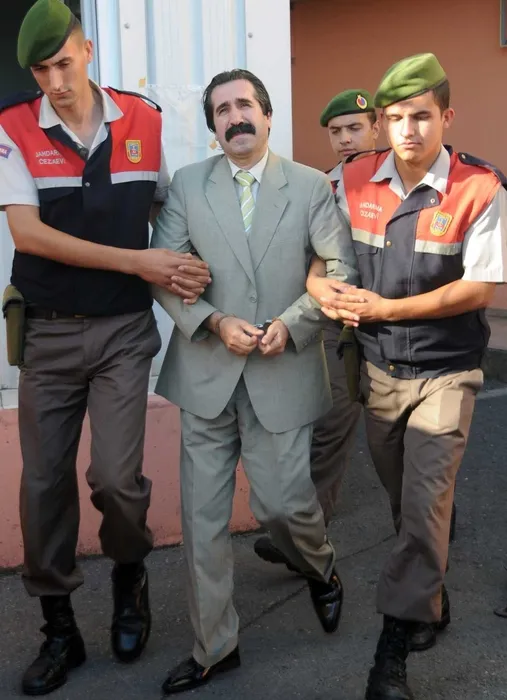 SON DAKİKA… Esnafın kabusu olmuşlardı! Sönmezler Çetesi’ne ağır darbe: Aralarında örgüt yöneticisi Mehmet Faysal Söylemez de var…