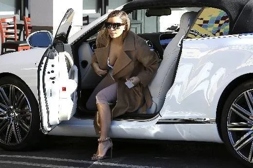 Kim Kardashian araba kazası