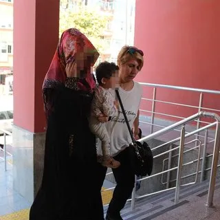 Çocuklarıyla uyuşturucu taşırken yakalandılar