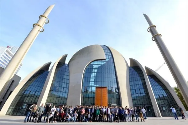 Köln Merkez Camii'ne Almanlardan yoğun ilgi