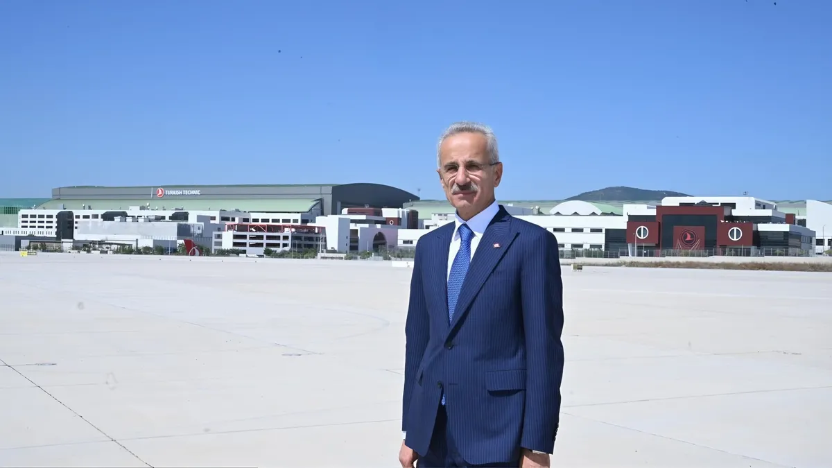 Bakan Uraloğlu’ndan uyarı… Uçaklarda powerbank tehlikesine dikkat! Bakan Uraloğlu’ndan uyarı… Uçaklarda powerbank tehlikesine dikkat!