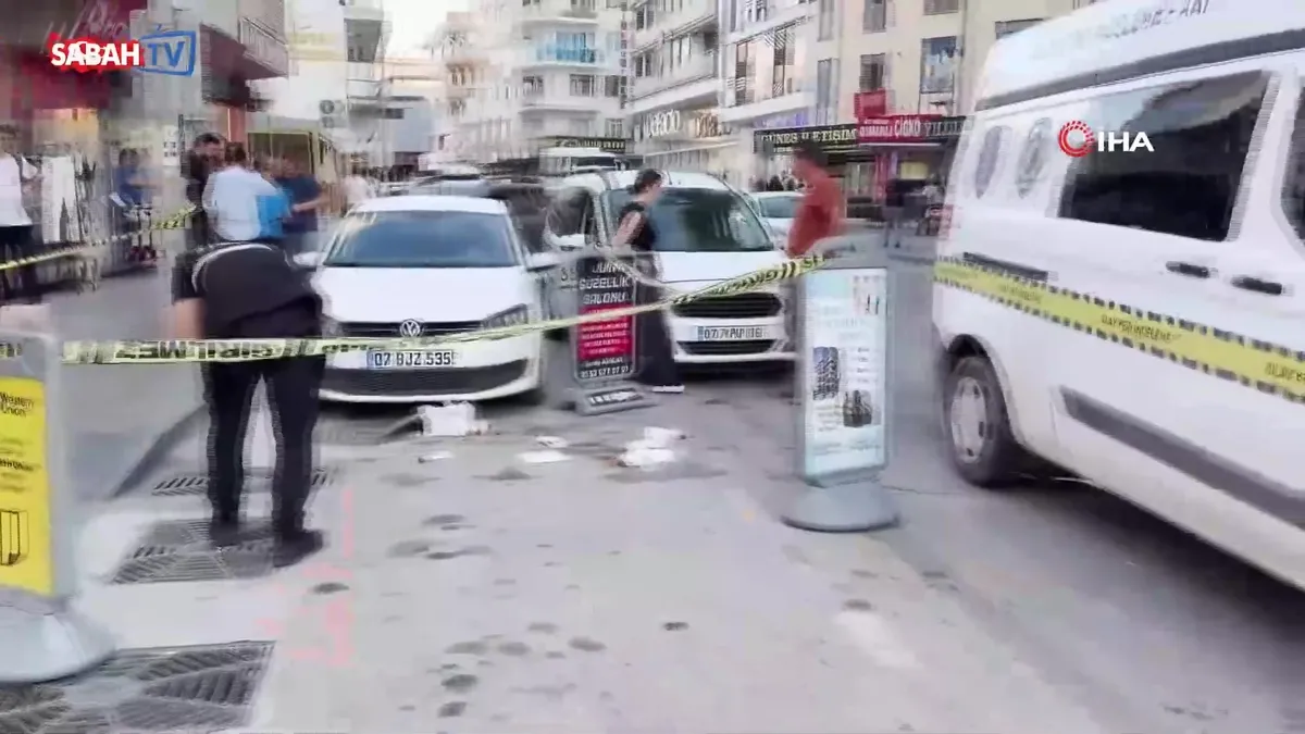Doğum günü pastasını alır almaz kurşun yağmuruna tutuldu! O anlar kamerada | Video videosunu izle Doğum günü pastasını alır almaz kurşun yağmuruna tutuldu! O anlar kamerada | Video videosunu izle