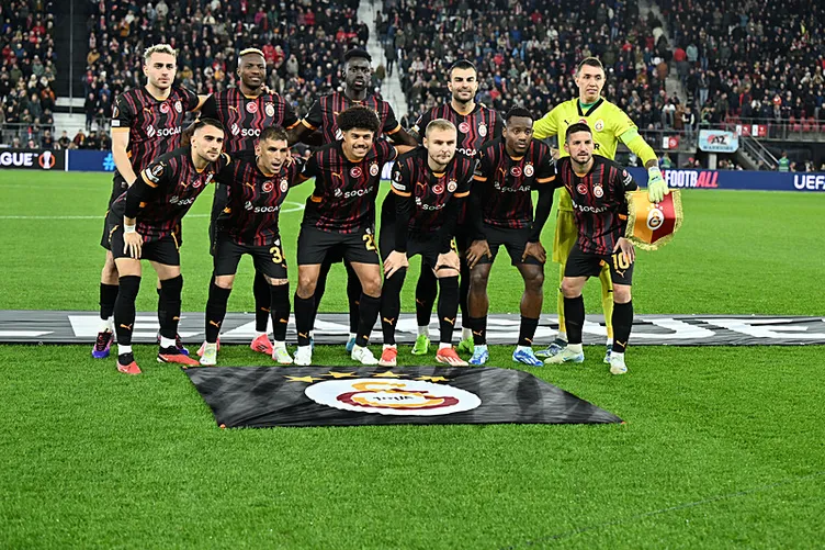 AZ ALKMAAR G.SARAY YAZAR YORUMLARI: AZ Alkmaar maçı sonrası Okan Buruk’a flaş eleştiri: Tam bir harakiriydi...