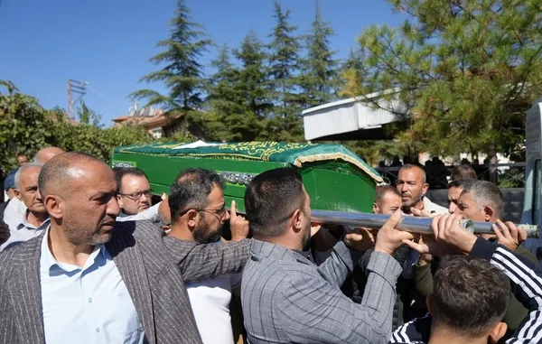yer-yozgat-talihsiz-aile-ikinci-kez-ayni-aciyi-yasadi-polis-memuru-trafik-kazasinda-hayatini-kaybetmisti-meger-1791639842526.jpg