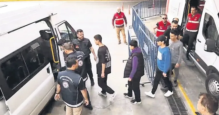 Denizli’de 8 düzensiz göçmen yakalandı