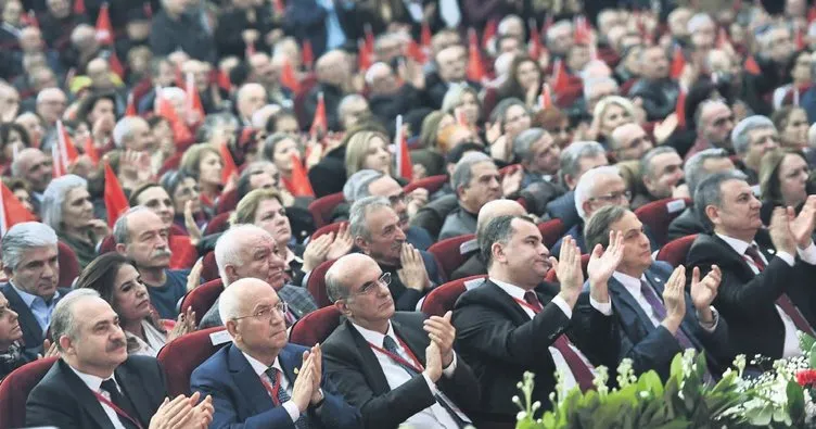 Makamda fırça sandıkta çizik