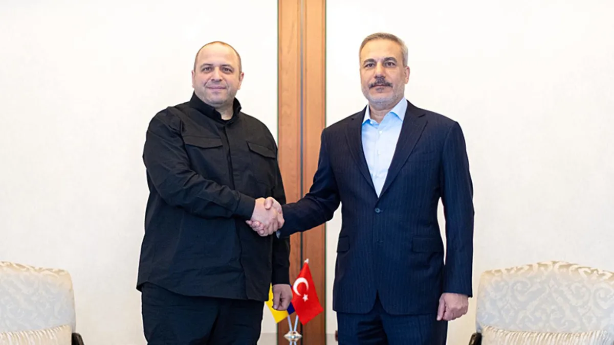 Dışişleri Bakanı Hakan Fidan Rüstem Umerov ile görüştü Dışişleri Bakanı Hakan Fidan Rüstem Umerov ile görüştü