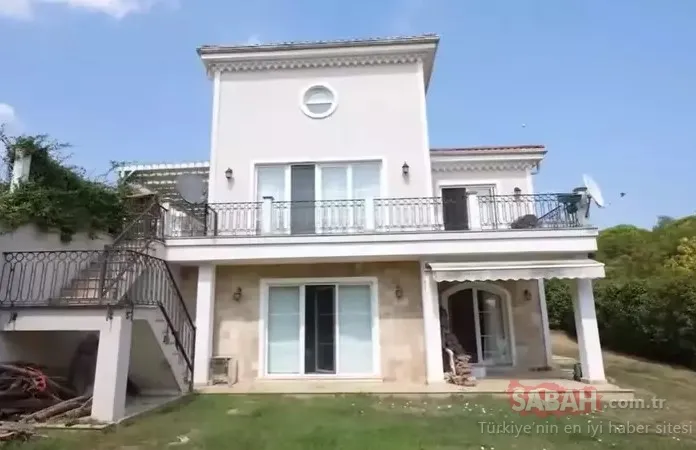 Ünlü futbolcu Alparslan Öztürk ve eşi Ebru Şancı’nın 3 katlı villası! İşte ünlü çiftin muhteşem evi!