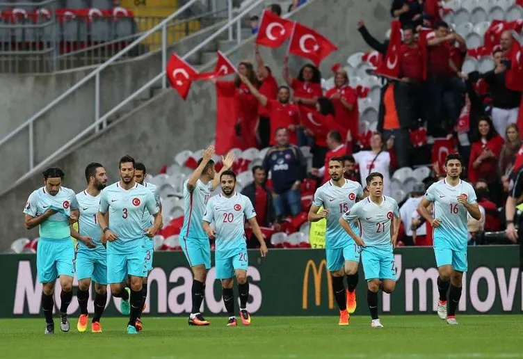 Türkiye’nin Çek Cumhuriyeti maçından kareler