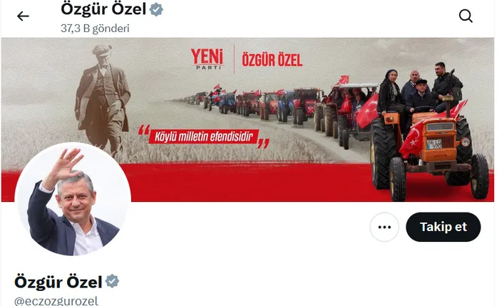 Özgür Özel’den traktör pozuyla yine aynı pişkinlik: Yeni Parti logosu ve afişinde pes dedirten detaylar! Alay konusu oldu