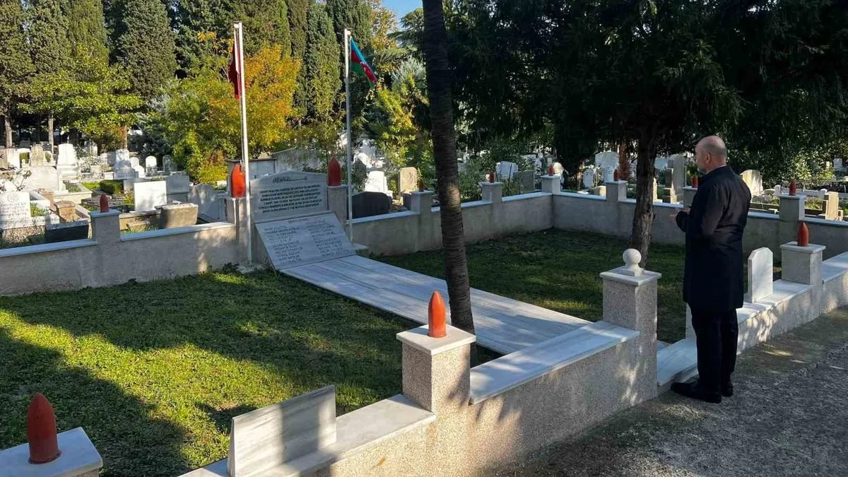 Soylu’dan Cumhuriyet’in 101. yıl dönümünde Nuri Killigil Paşa’nın mezarına ziyaret Soylu’dan Cumhuriyet’in 101. yıl dönümünde Nuri Killigil Paşa’nın mezarına ziyaret