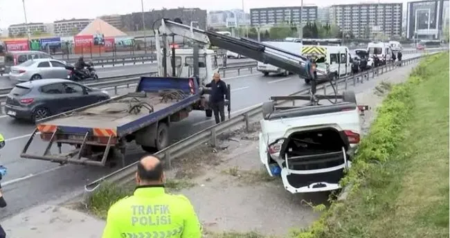 Servis minibüsünün karıştığı zincirleme kazada 5 kişi yaralandı