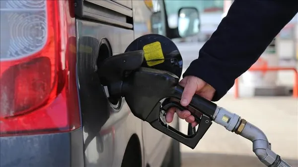 hindistanda-lpg-krizi-derinlesiyor-gunluk-arz-acigi-400-bin-varile-yaklasti-1779259967845.jpg