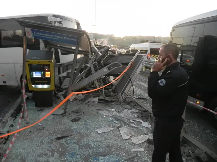 Metrobüs yolunda kaza