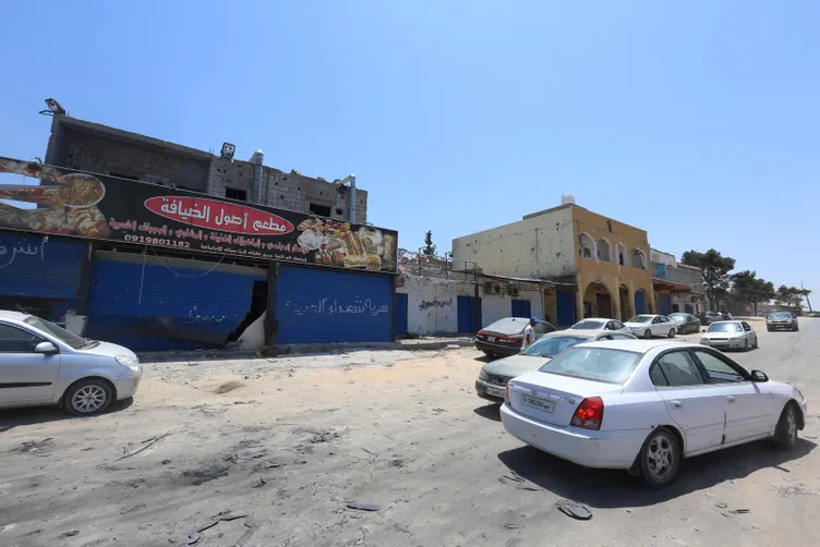 Libyalılar, Hafter milislerinin tuzakladığı patlayıcılardan temizlenen evlerine kavuşuyor